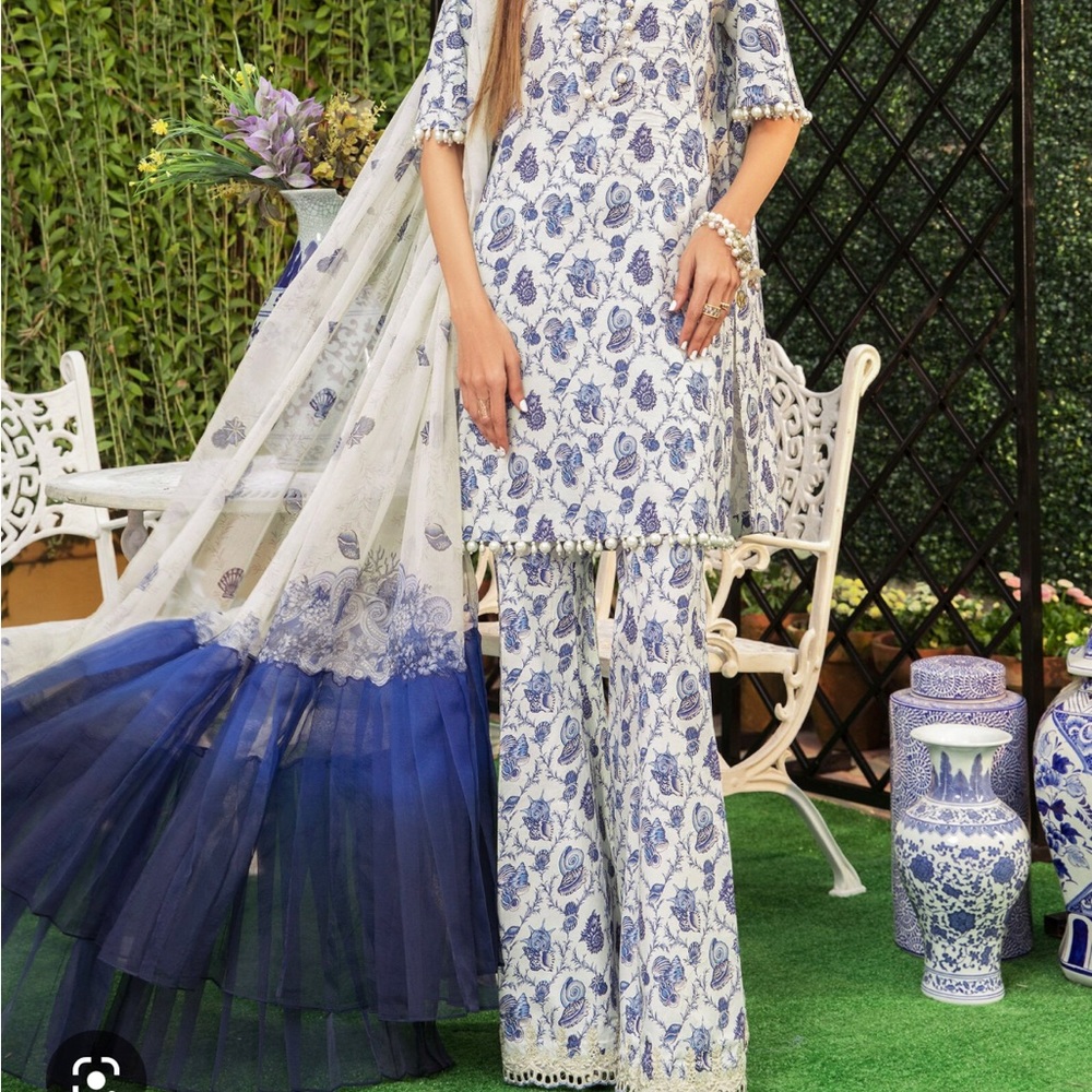 Pakistani shalwar kamez